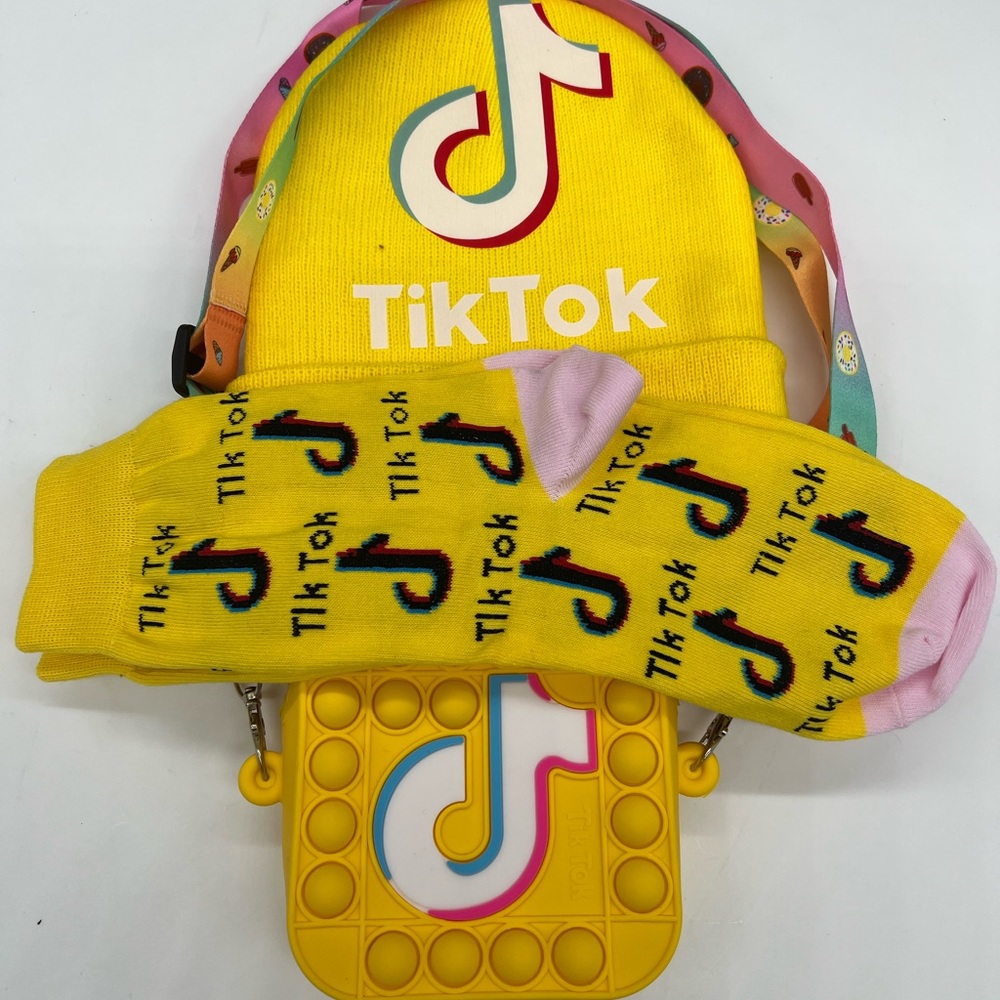 Yellow Tik Tok Music Note Dancing App Girls Coin Pop-it purse Winter Cap